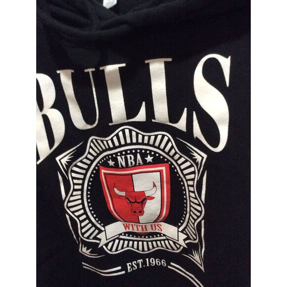 Erin Andrews Chicago Bulls black cropped hoodie Large L NBA - Picture 2 of 5